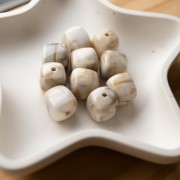 Perles cubes irréguliers 16x17 mm - Acrylique opaque - Marbré Beige - marron x10