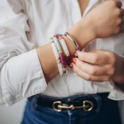 Mes bijoux DIY - Kit de 4 bracelets élastiques avec perles tubes - Version Doré