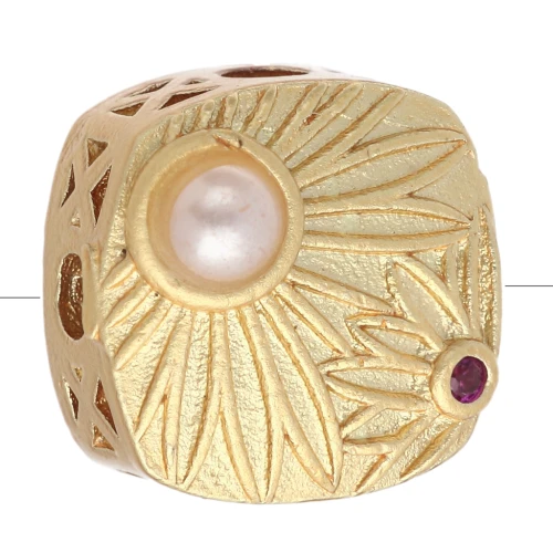Perle carrée 10 mm avec cabochon nacre et oxyde de Zirconium - Doré à l'or fin x1