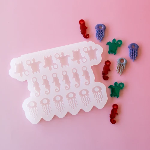Moule en silicone Géa Creations pour réaliser des pendentifs marins x1