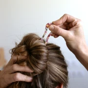 Pique à cheveux en acétate 116x32 mm - Marbré Ambre - Marron x1