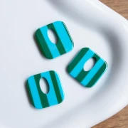 Pendentif carré évidé 21 mm en acétate - Rayés Bleu clair - Vert foncé x1