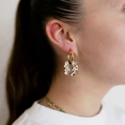 Pendentif carré évidé 21 mm en acétate - Rayés Vert clair - Ecru x1