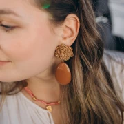 Boucles d'oreilles fleur 36 mm en raphia - Marron x2