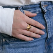 Bague fleur réglable - T.50 à T.61 - Acier inoxydable 316L Doré x1