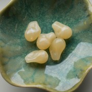 Perles irrégulières 21x15 mm en résine translucide - Marbré Beige x10