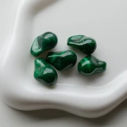 Perles irrégulières 21x15 mm en résine opaque - Marbré Vert foncé x10