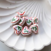 Perle coeur 14 mm en céramique - motif fleur - Blanc - Rouge x1