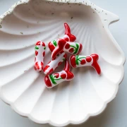 Perle Santiag - botte de cowboy 24x17 mm en verre - Motif cerise - Rouge x1