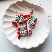 Perle Santiag - botte de cowboy 24x17 mm en verre - Motif fleur - Rouge - Bleu