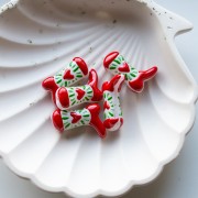 Perle Santiag - botte de cowboy 24x17 mm en verre - Motif coeur - Rouge - Vert