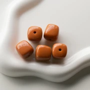 Perles cubes irréguliers 16x17 mm - second choix - Acrylique opaque - Senois x10