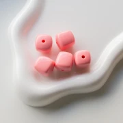 Perles cubes irréguliers 16x17 mm - second choix - Acrylique opaque - Rose x10