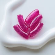 Perles tube incurvé 35x11 mm acrylique transparente - Fuchsia Pailleté Argenté x6