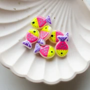 Perle poisson 20x13 mm en verre - motif pois - Jaune fluo - Rose fluo - Violet x1