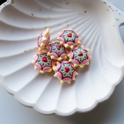 Perle ronde aplatie 20 mm en verre - motif coeur - Rose - Jaune - Rouge x1