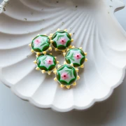 Perle ronde aplatie 20 mm en verre - motif fleur - Vert - Jaune - Rose x1