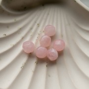 Perles rondes irrégulières facettées 10 mm résine translucide Rose clair marbré x6