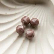 Perles rondes irrégulières facettées 12 mm en résine opaque - Cacao marbré x4