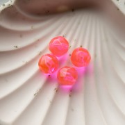 Perles rondes irrégulières facettées 12 mm en résine transparente - Rose fluo x4