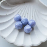 Perles rondes irrégulières facettées 14 mm en résine opaque - Gris glacier marbré
