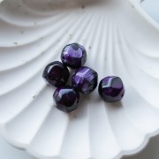 Perles rondes irrégulières facettées 14 mm résine translucide - Aubergine marbré