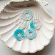 Pendentif donuts 21 mm en résine - Transparent - Marbré turquoise x1