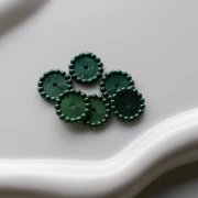 Perles rondelles 15 mm avec petites boules en résine opaque - Vert foncé nacré x6