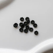 Perles rondelles fleur 6 mm en résine - Noir x15