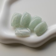 Perle rectangle strié 25x17 mm en résine - Vert de gris pailleté doré x1