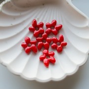 Perle fleur irrégulière 18x17 mm en verre opaque - Rouge x1