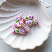 Perle Santiag - botte de cowboy 24x17 mm en verre - Motif fleur - Rose - Lilas