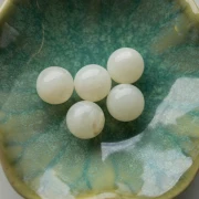 Perles rondes 15.5 mm en acrylique translucide - Ivoire marbré x5