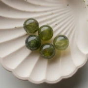 Perles rondes 15.5 mm en acrylique transparente - Olive marbré x5