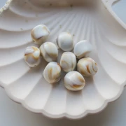 Perles irrégulières 15x14 mm en acrylique - Marbré Blanc - Marron x10
