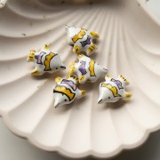 Perle poisson 18x21 mm en céramique - Blanc - Jaune x1