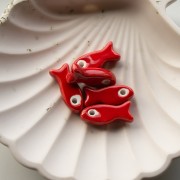 Pendentif poisson 25x10 mm en céramique - Rouge x1