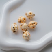 Perle tête de chien 12.5x18 mm en céramique - Beige x1