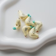 Perle oiseau 15x21 mm en céramique - Beige - Turquoise x1