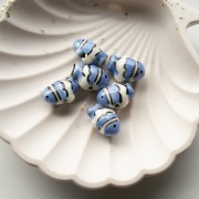 Perle poisson clown 13x17.5 mm en céramique - Bleu - Blanc x1