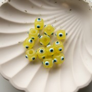 Perle cube en résine 8 mm - motif oeil en relief - Jaune - Blanc - Bleu x1