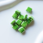 Perle carrée 10 mm en céramique - Light Green x1
