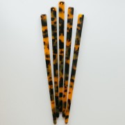 Pique à cheveux 170x9 mm avec trou - Ecaille de tortue - Marron - Noir x1