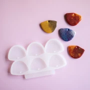 Moule en silicone Géa creations pour réaliser des pendentifs géométriques 27x35 mm