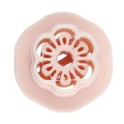 Fleur - Mini emporte-pièce fleur n°2 10 mm en polymère biodégradable - Beige x1 Mini emporte-pièce fleur n°2 10 mm en polymère biodégradable - Beige x1