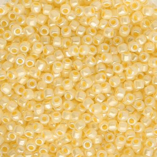 Rocaille Toho 11/0 TO11R902 - Ceylon Lemon Chiffon x8g