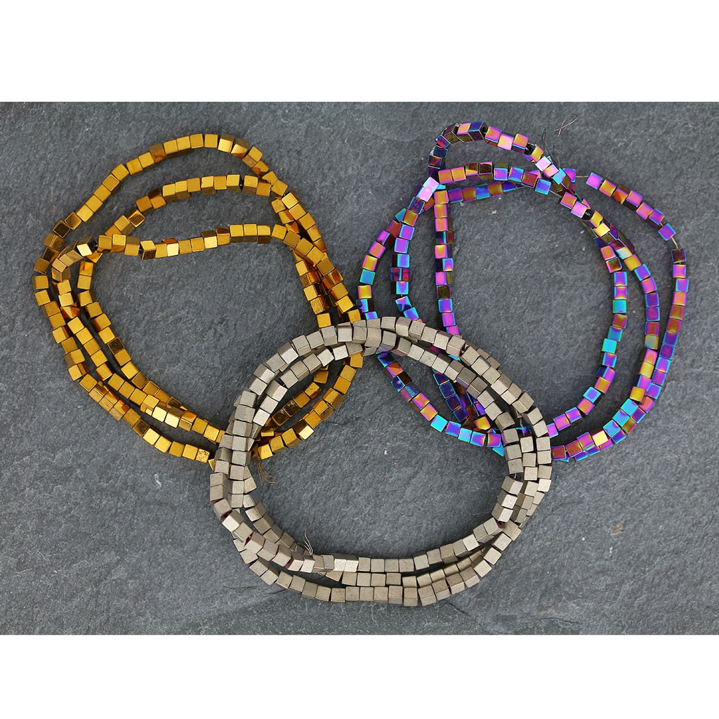 Lot De Perles En Hématite Cubiques 4mm - Environ 95 Pièces Sur Fil De 39cm, Gris Métallisé