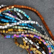 Mini perles cubes imitation hématite 2.2 mm Blue Metallic x40 cm