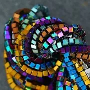 Mini perles cubes imitation hématite 1.4 mm Iris x40 cm