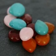 Perles Poires facettées en jade teinté 17x13 mm Burgundy x4
